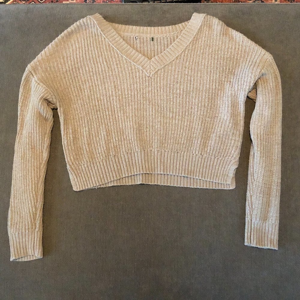 Wild Fable • Women's Grey Cropped V-neck Sweater (Size S)